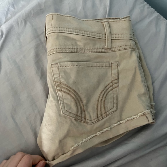 Hollister low rise cargo-khaki shorts (size 3, 26w) - Picture 2 of 4